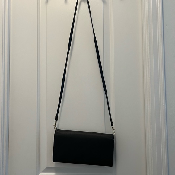 clutch with attachable string - Picture 2 of 2